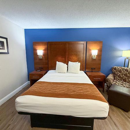 Comfort Inn&Suites St. Louis-Hazelwood Buitenkant foto