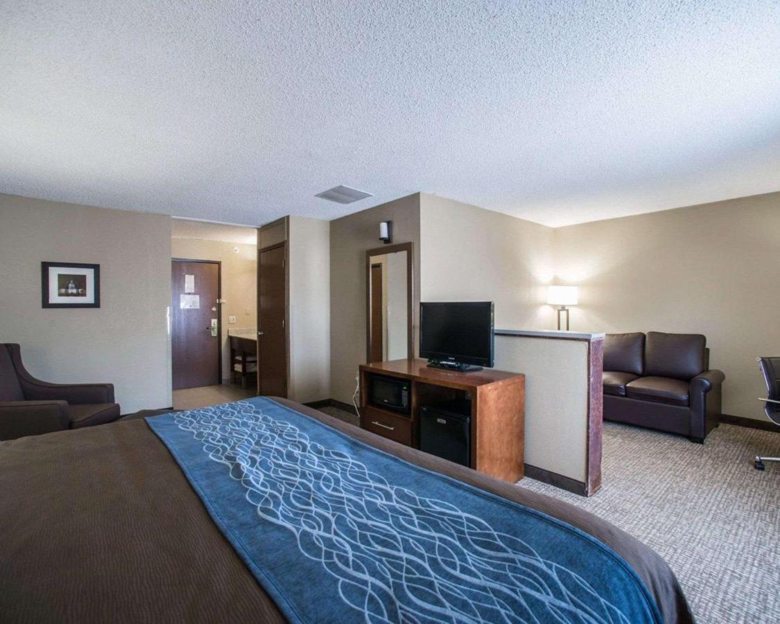 Comfort Inn&Suites St. Louis-Hazelwood Buitenkant foto