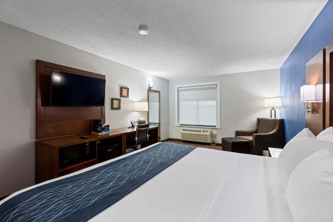 Comfort Inn&Suites St. Louis-Hazelwood Buitenkant foto