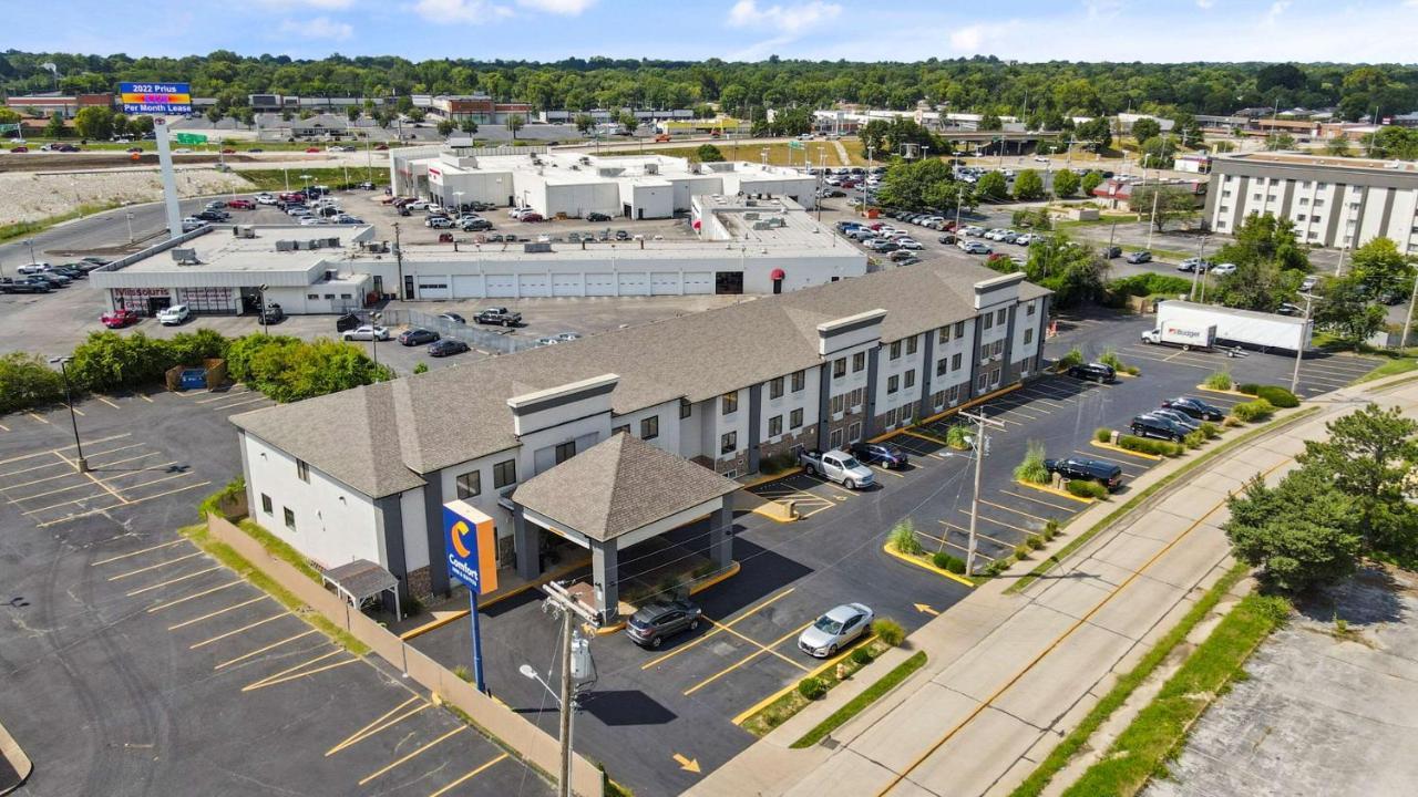 Comfort Inn&Suites St. Louis-Hazelwood Buitenkant foto