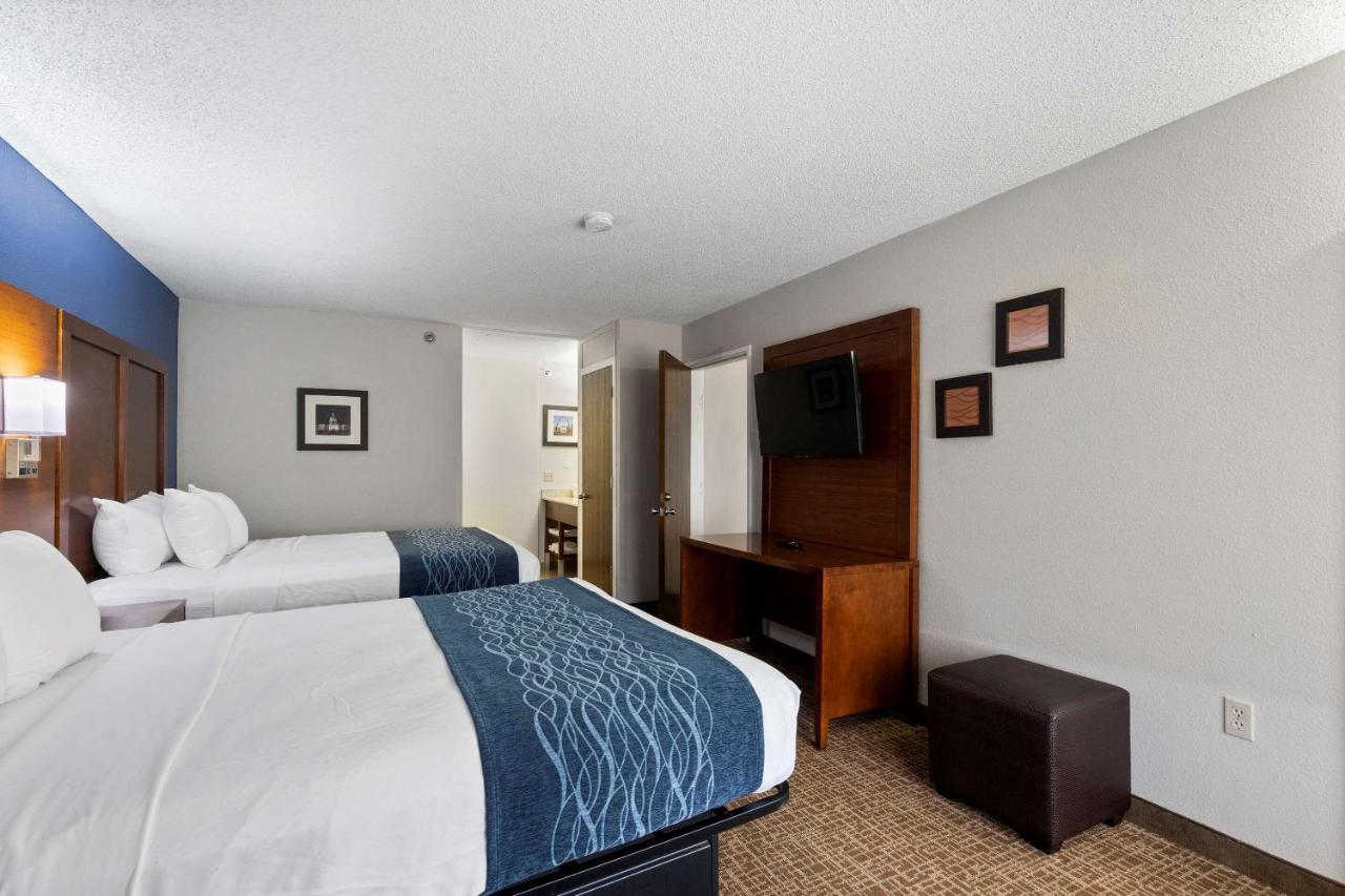 Comfort Inn&Suites St. Louis-Hazelwood Buitenkant foto