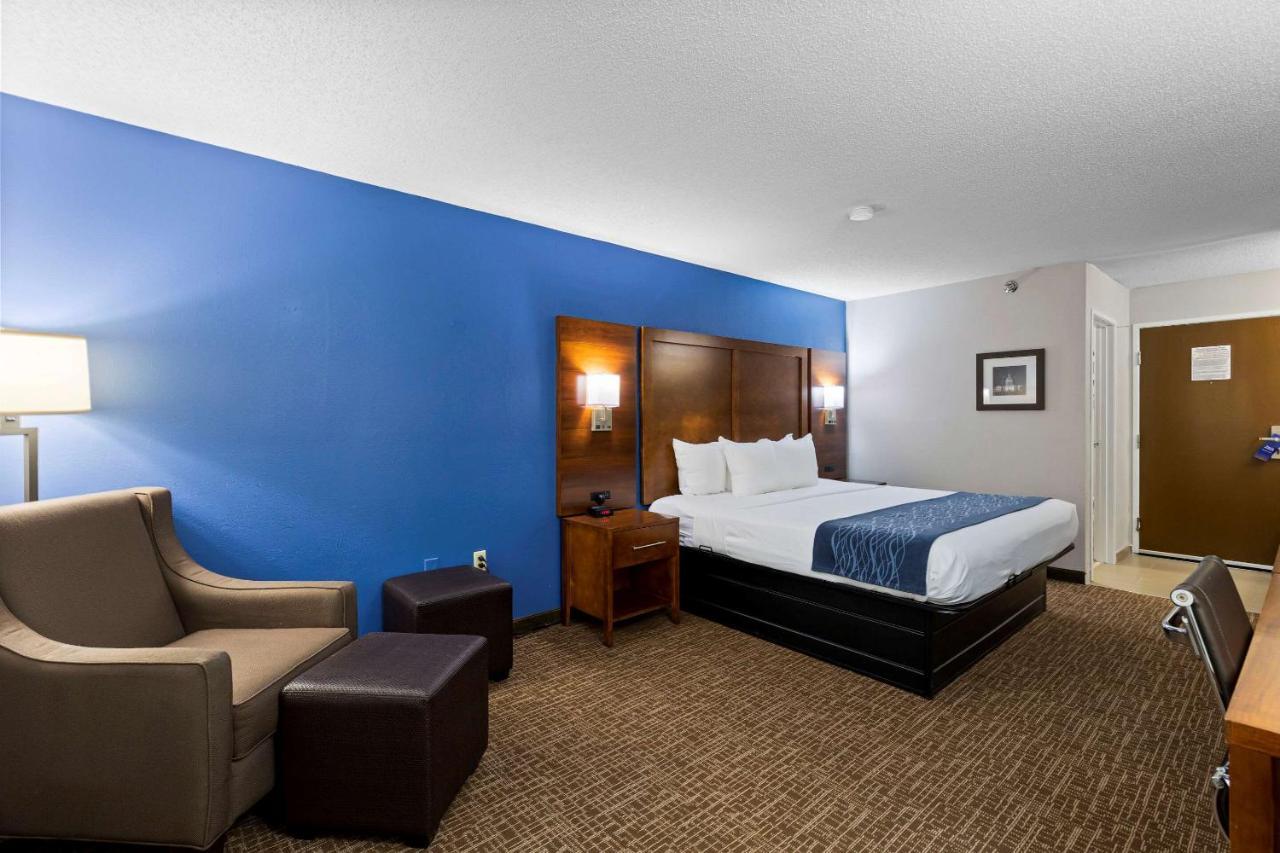Comfort Inn&Suites St. Louis-Hazelwood Buitenkant foto