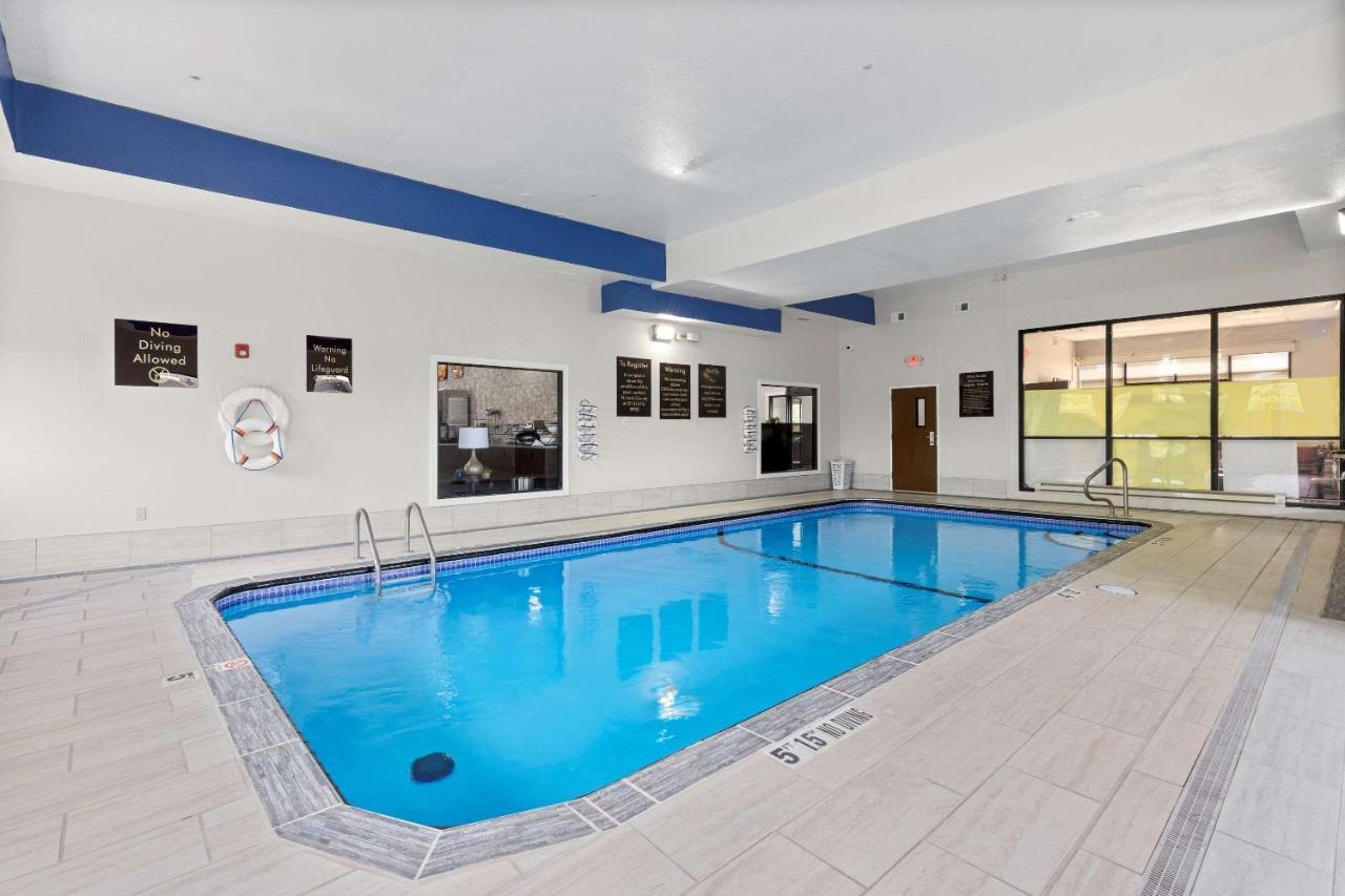 Comfort Inn&Suites St. Louis-Hazelwood Buitenkant foto