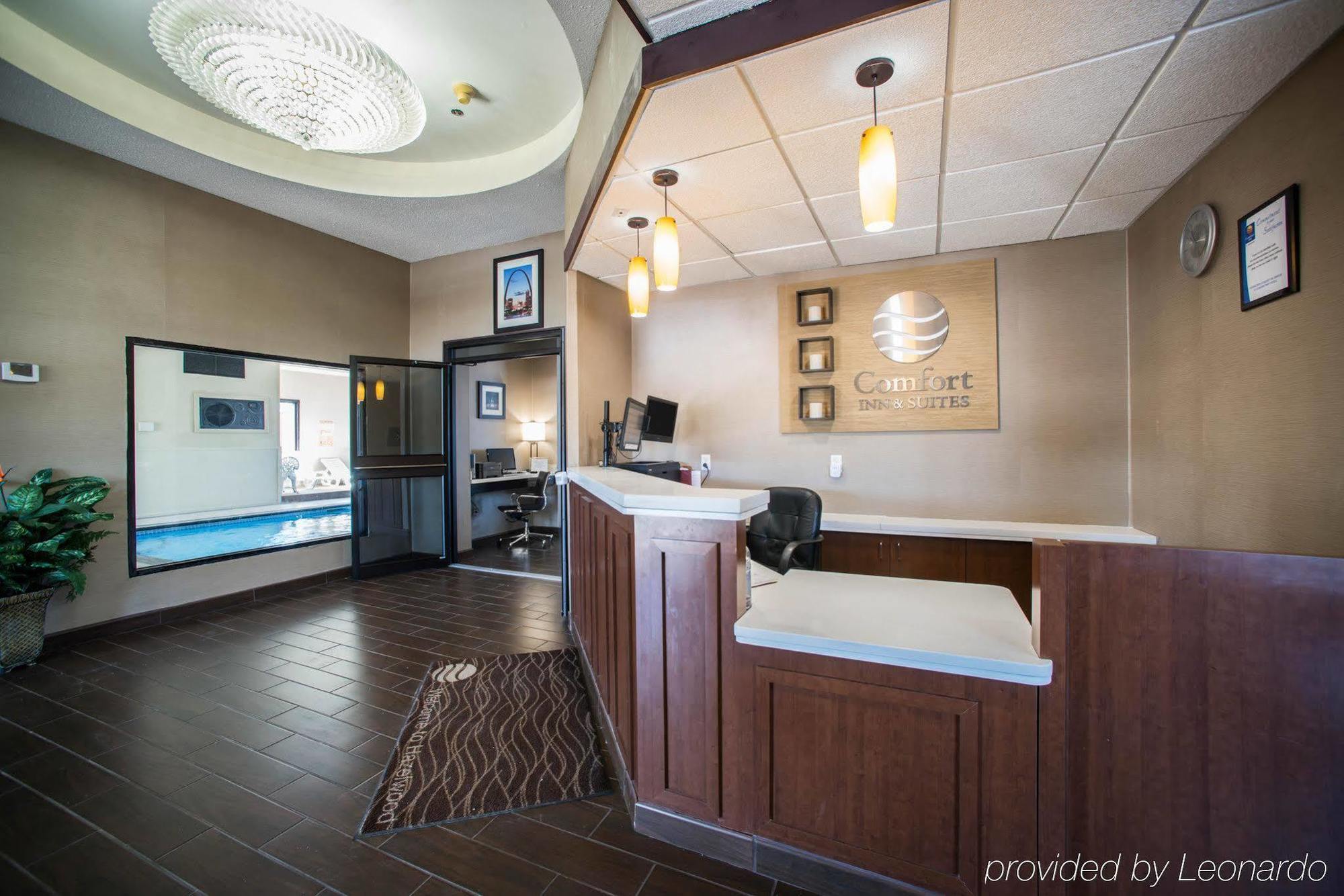 Comfort Inn&Suites St. Louis-Hazelwood Buitenkant foto