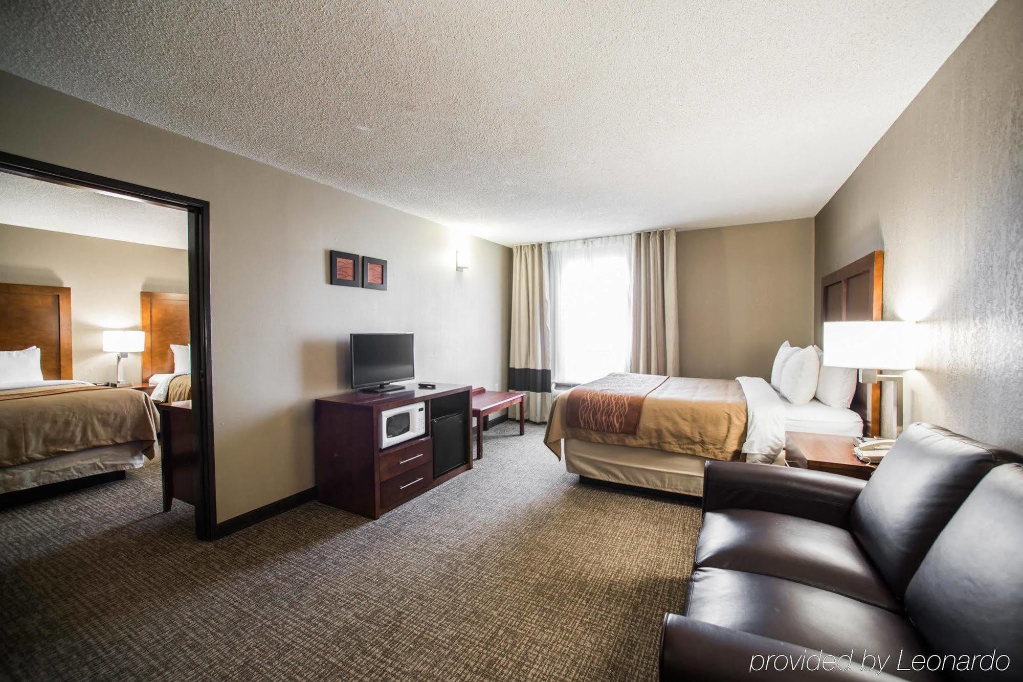 Comfort Inn&Suites St. Louis-Hazelwood Buitenkant foto