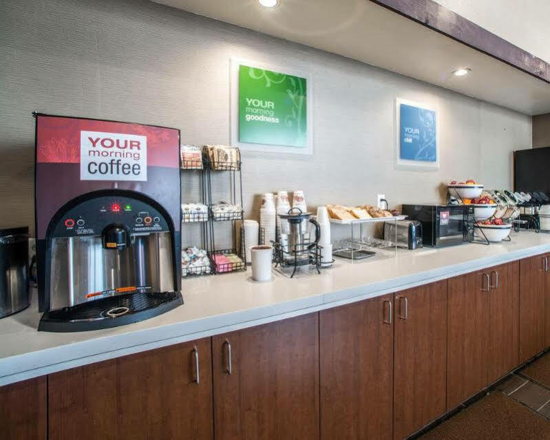 Comfort Inn&Suites St. Louis-Hazelwood Buitenkant foto